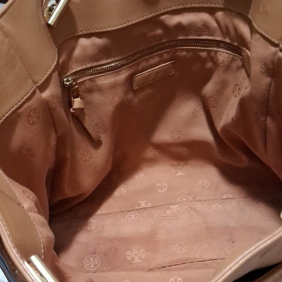 Tory Burch Quilted Tote - Picture 4 of 16